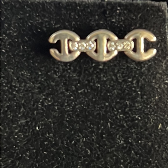 Hoorsenbuhs sterling earrings toggle with diamonds - Picture 4 of 16